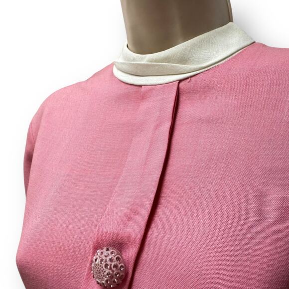 1950s Mode O’Day Pink Day Dress Pockets Lucite Rhinestone Buttons 33” Waist VNTG - Picture 11 of 16